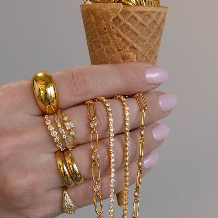 BRACELET