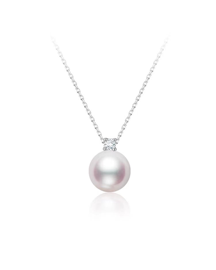 Diana Pearl Ear Stud
