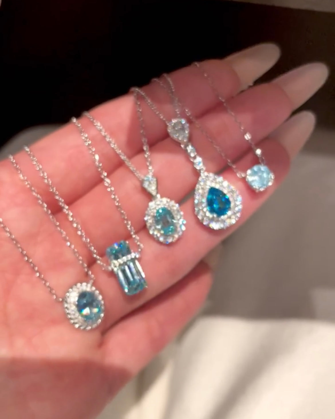 4.6ct Drop-Shaped Aquamarine Diamond Necklace