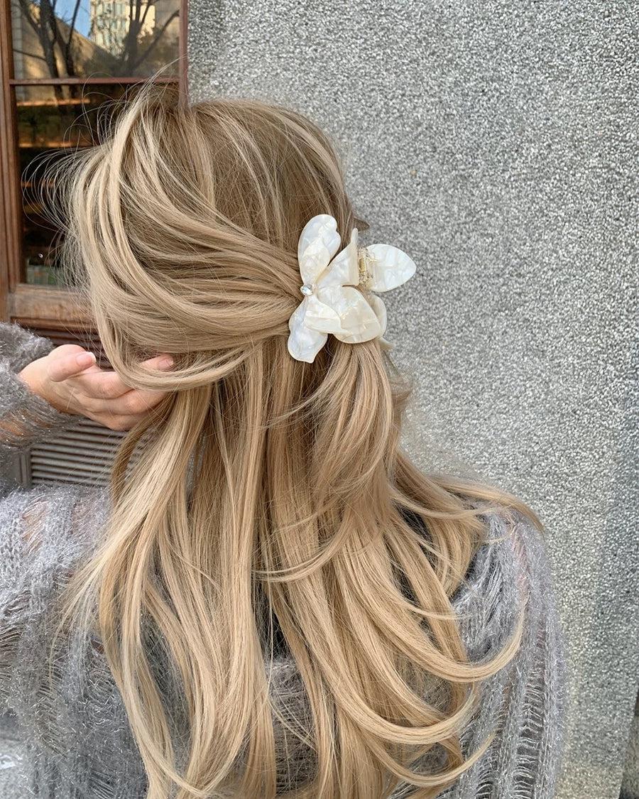 French Chic Triangle Clip