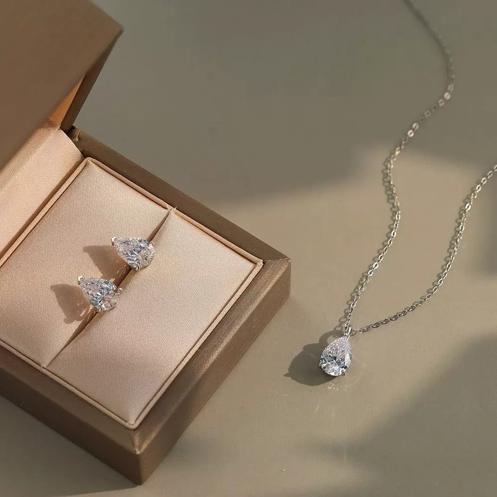 Teardrop Diamond Necklace