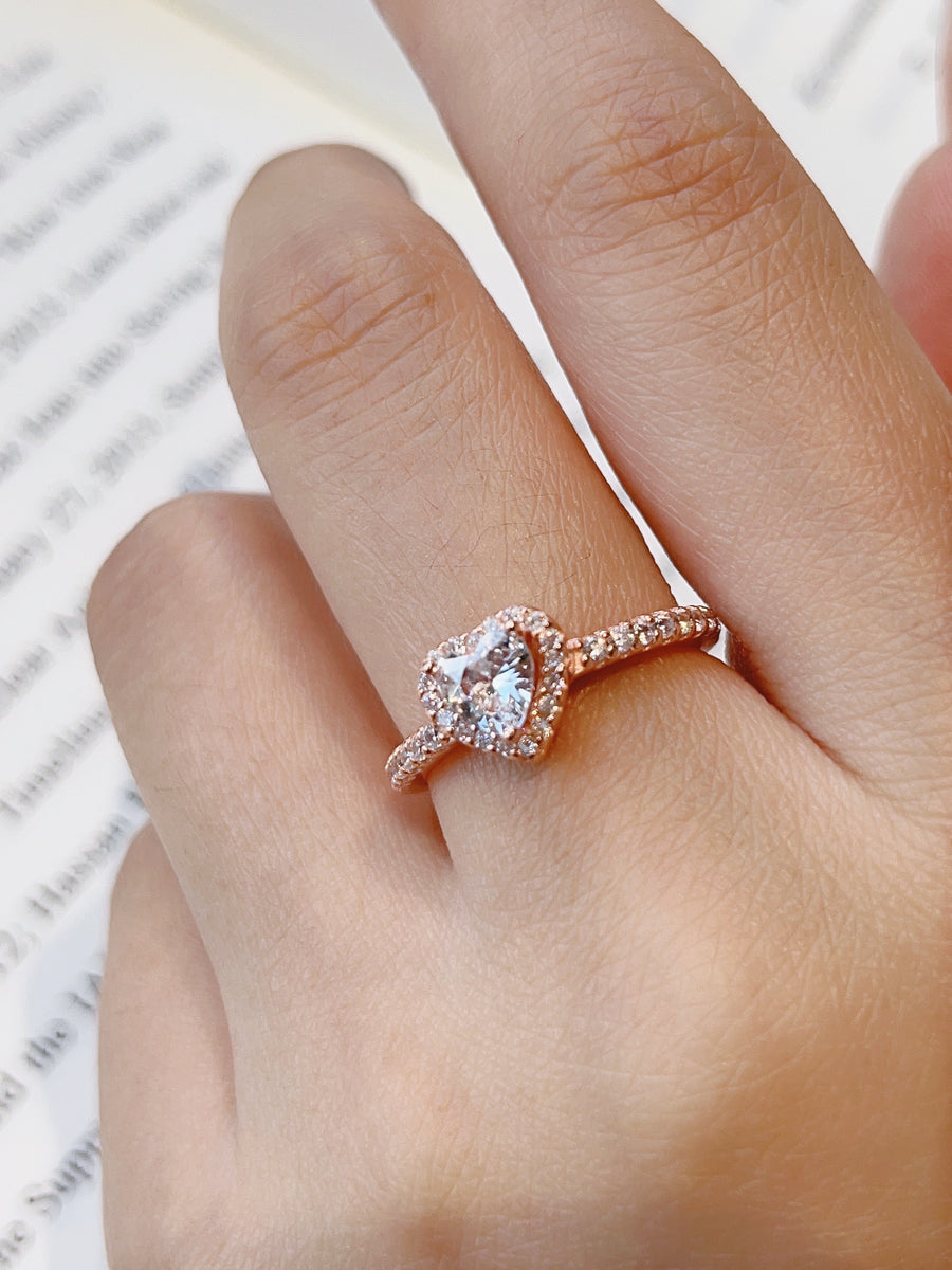 Sparkling Heart Ring collection