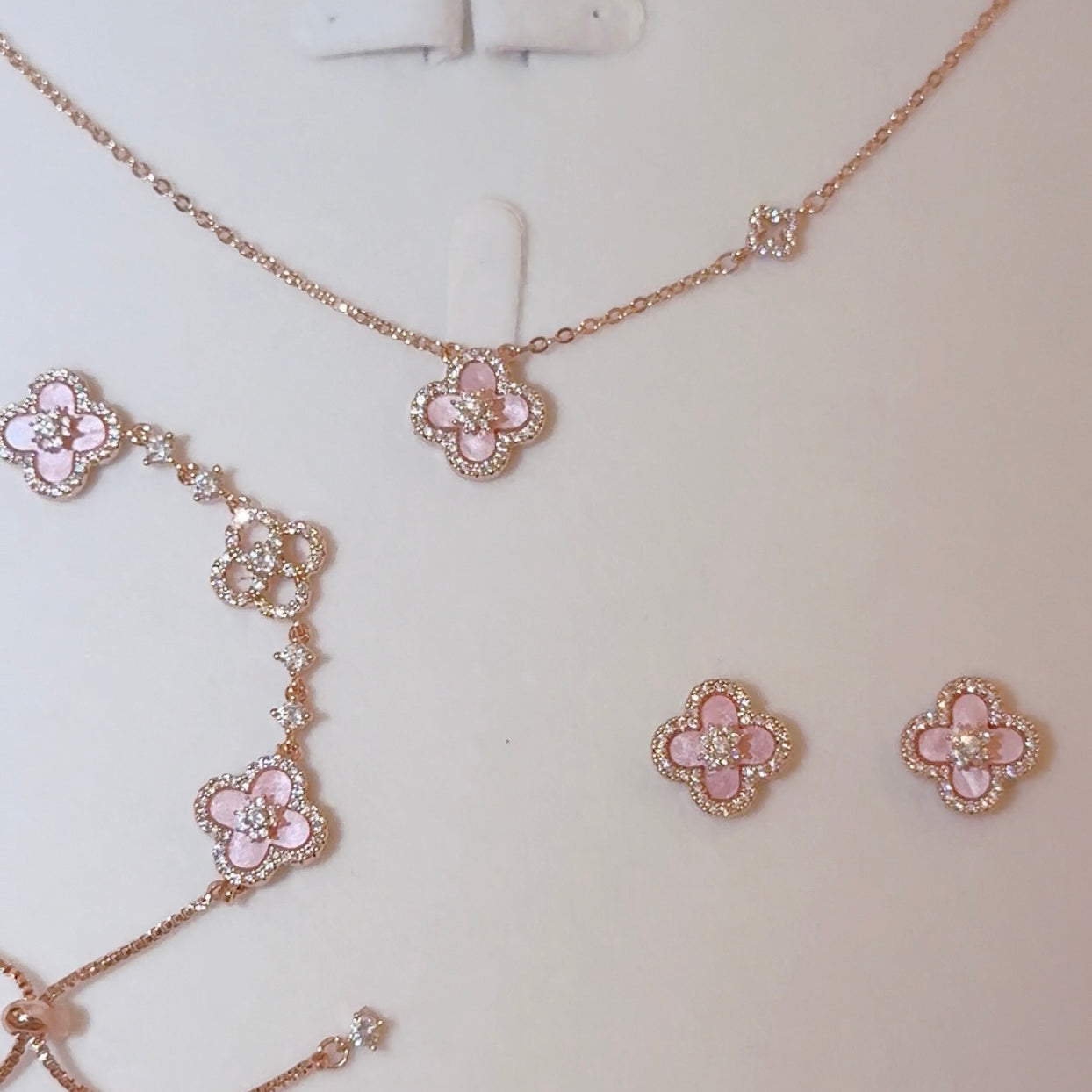 Sakura Cleef Set